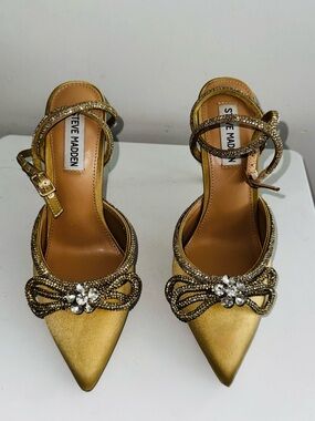 Steve Madden Gold “Viable” Heel
